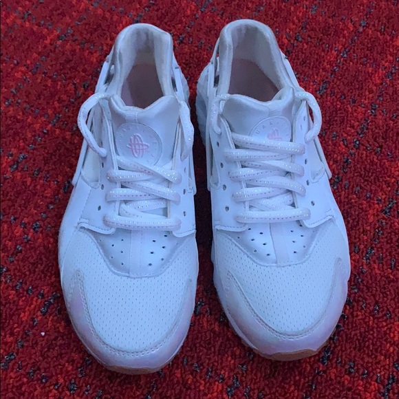 Nike Shoes - White Huaraches